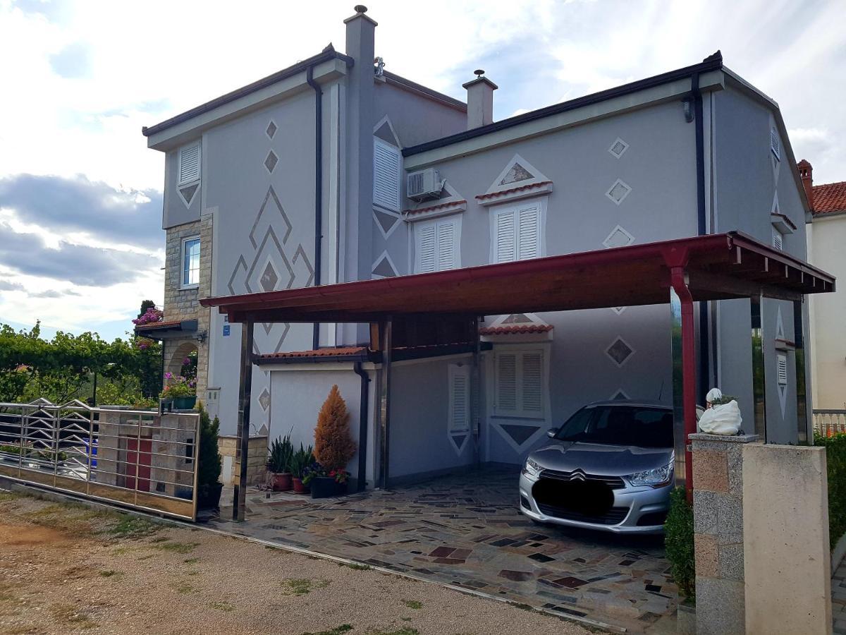 Apartments Petar & Anka Biograd Na Moru Luaran gambar